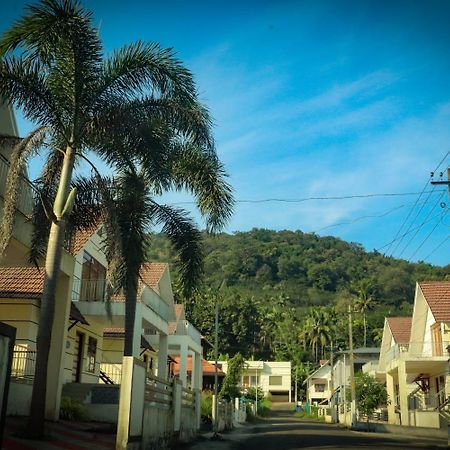 Nest Resorts Athirappilly Esterno foto